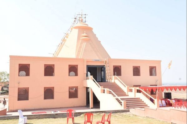 मप्रः देश की सबसे बड़ी प्रतिमाओं में से एक है गुढ़ में स्थापित शयन मुद्रा में कालभैरव की प्रतिमा