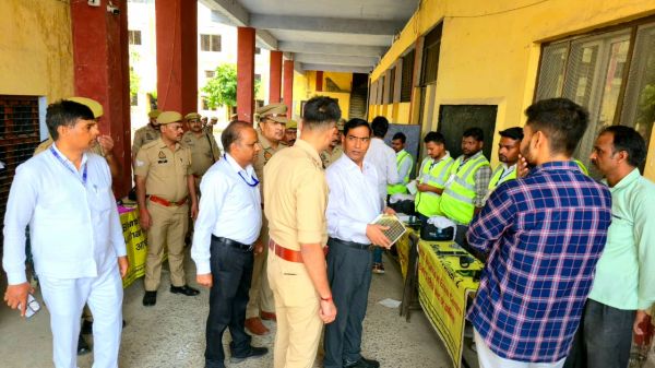 यूपी पुलिस भर्ती परीक्षा : पहले दिन की प्रथम पाली की परीक्षाएं सभी केंद्रों पर शुरू