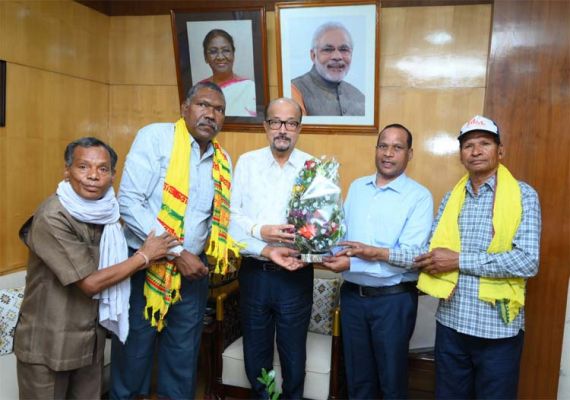 राज्यपाल डेका से अखिल भारतीय गोंड़वाना गोंड़ महासभा के पदाधिकारियों ने की भेंट
