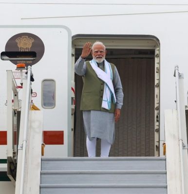 प्रधानमंत्री मोदी छह दिवसीय फ्रांस और स्लोवाकिया के दौरे पर रवाना हुए; वे फ्रांस के एवियन में आयोजित जी7 शिखर सम्मेलन में भी भाग लेंगे।