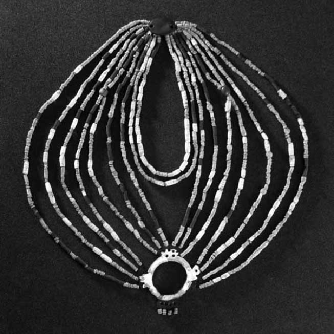 प्राचीन संस्कृति के राज़ उजागर करती माला