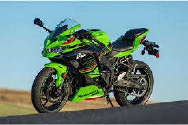 इंडियन मार्केट में लॉन्च, Kawasaki Ninja ZX-4RR, क्या है इसकी खासियत
