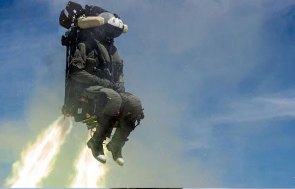 ब्रिटिश कंपनी मार्टिन बेकर बेंगलुरु में लगाएगी प्लांट, विमानों की इजेक्शन सीटों का होगा निर्माण