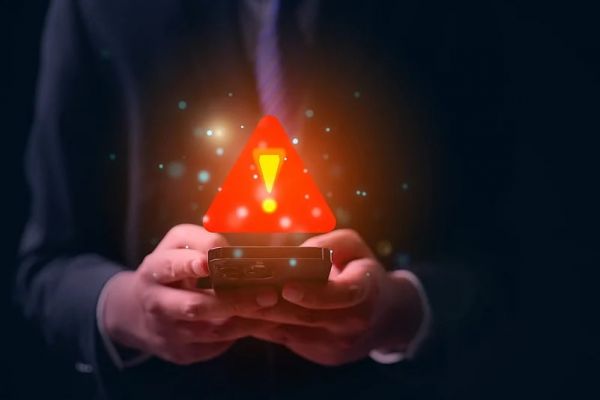 मार्केट में नया Call Merging Scam सामने आया है, जिसमें पलक झपकते ही आपका बैंक अकाउंट खाली 