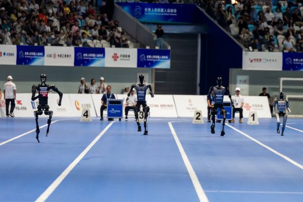 "बीजिंग में विश्व रोबोट खेलों में 500 से अधिक ह्यूमनॉइड्स ने दिखाया दम"
