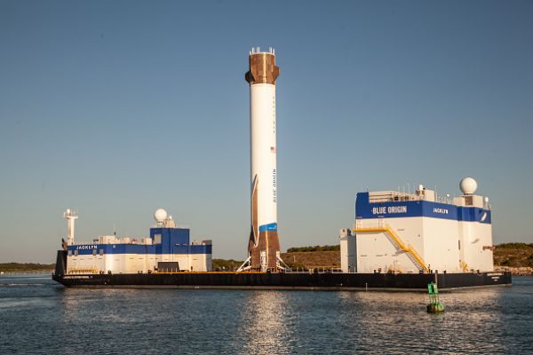 ब्लू ओरिजिन ने स्पेसएक्स को टक्कर देने के लिए बड़े न्यू ग्लेन रॉकेट संस्करण की योजना का खुलासा किया