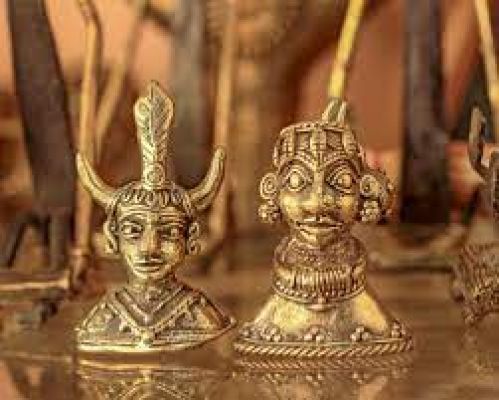 बस्तर की आदिवासी परंपरागत कला कौशल प्रशिद्ध है