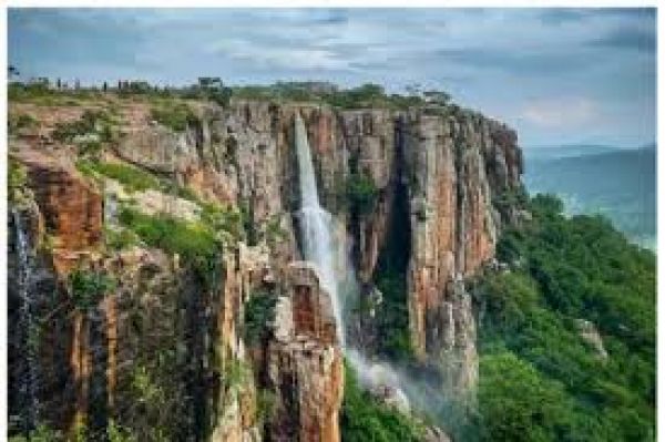 सिसुपाल पहाड़: इतिहास, लोककथा और प्राकृतिक सौंदर्य का संग